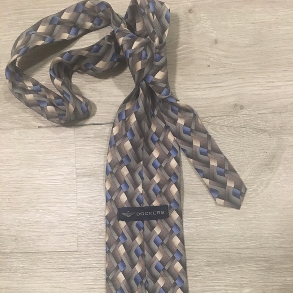NWOT🔥Dockers” Gray Tie - Picture 3 of 3